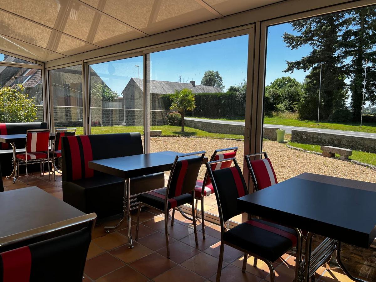 Hotel Les Montois Céaux Esterno foto