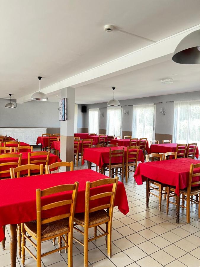 Hotel Les Montois Céaux Esterno foto