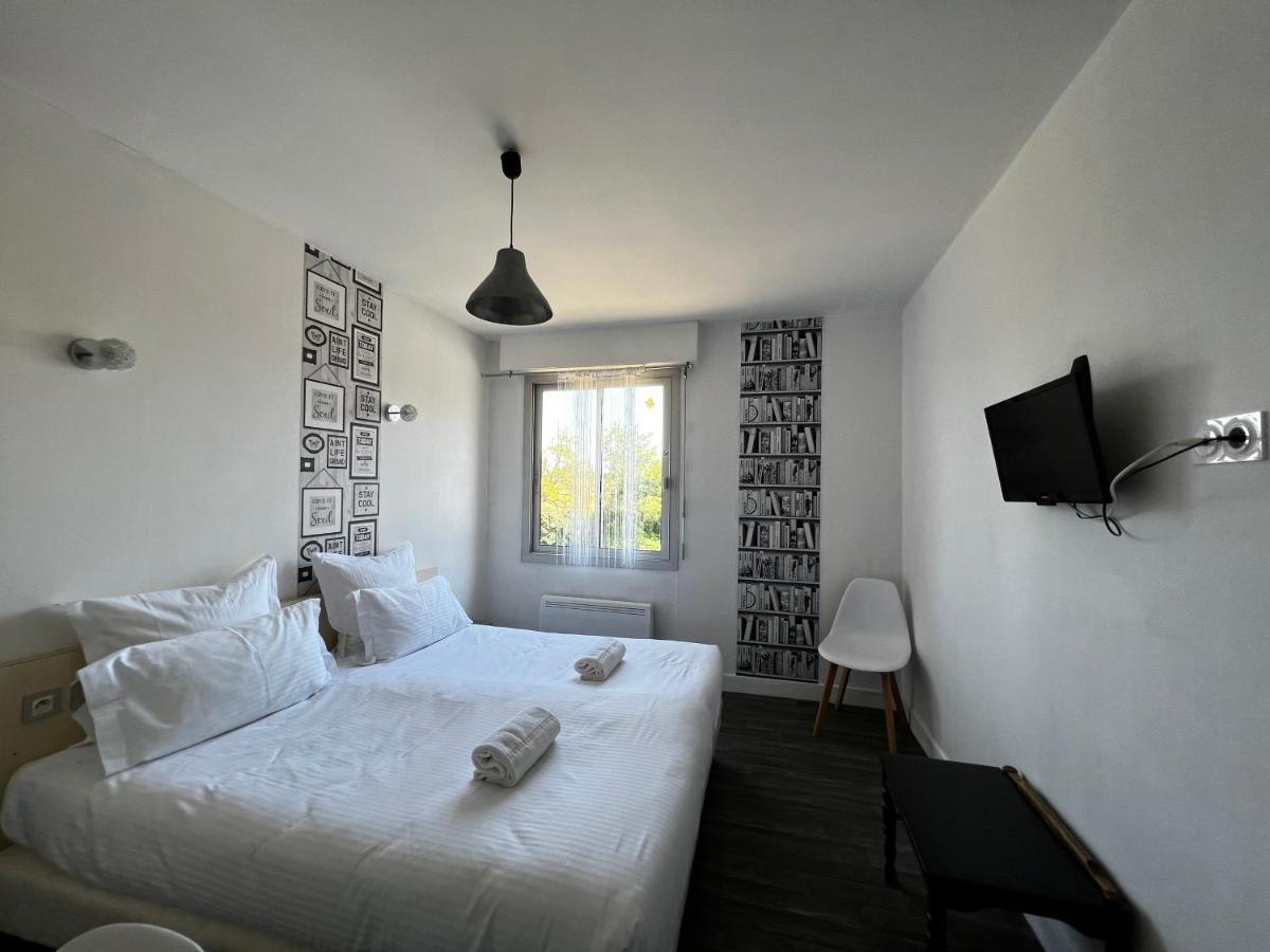 Hotel Les Montois Céaux Esterno foto