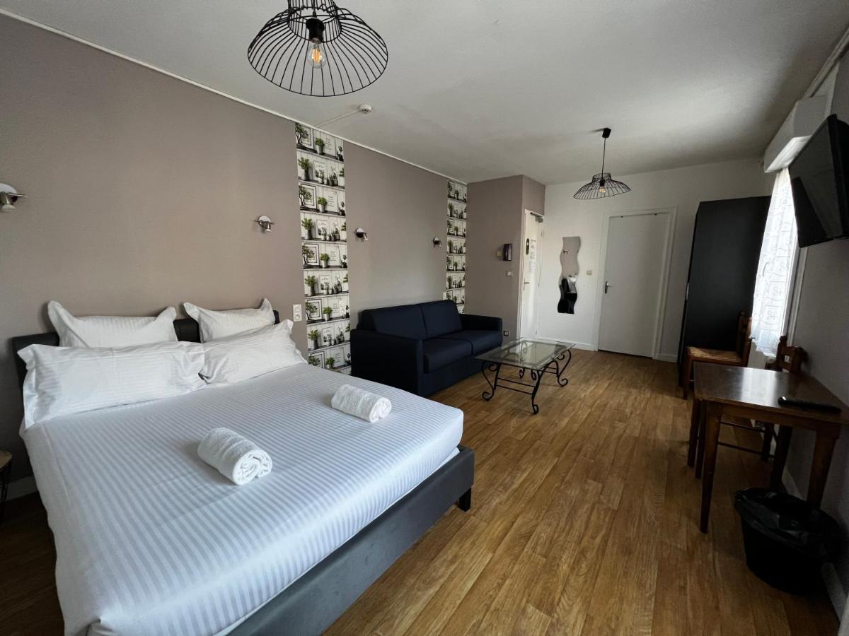 Hotel Les Montois Céaux Esterno foto