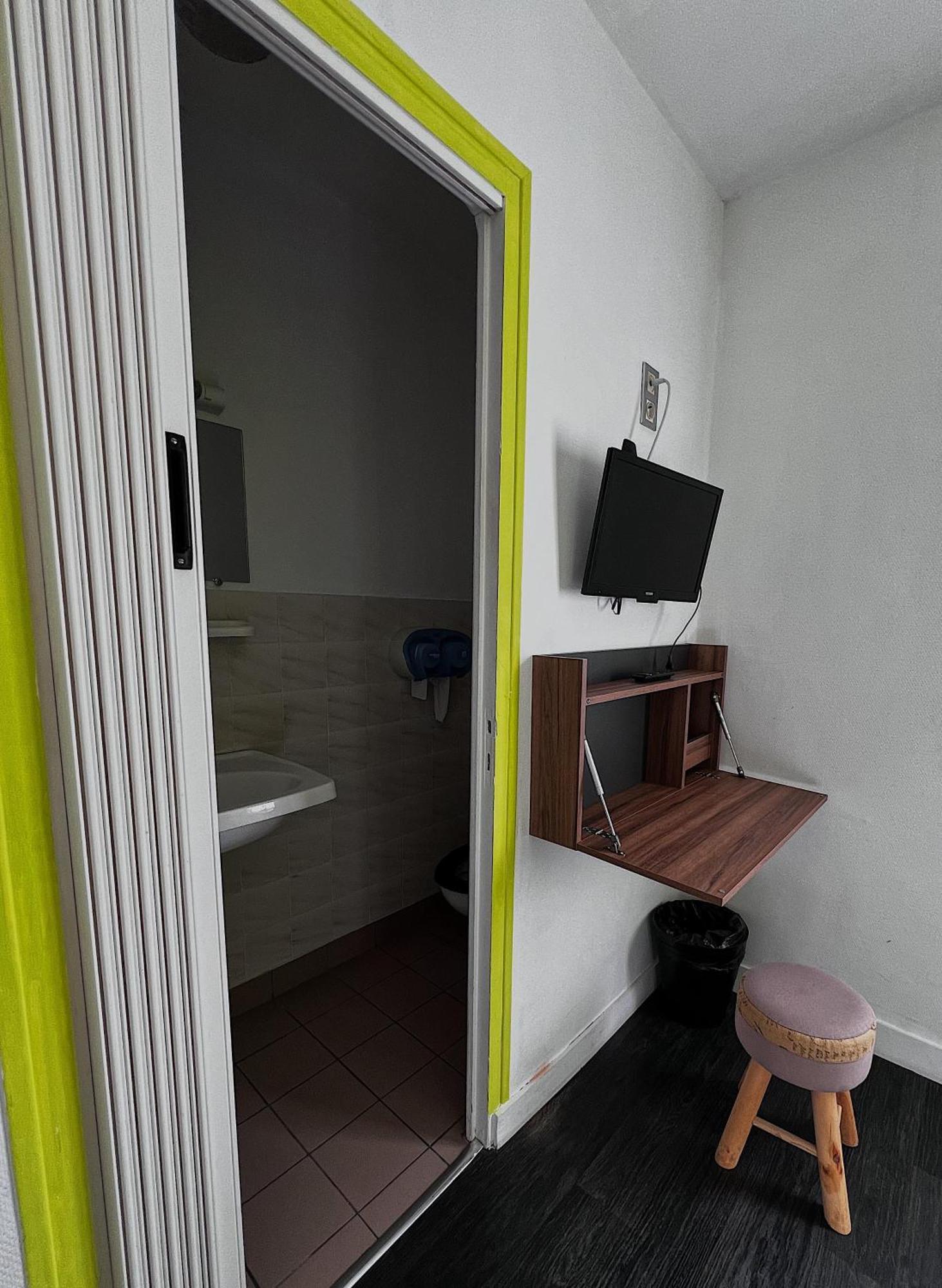 Hotel Les Montois Céaux Esterno foto